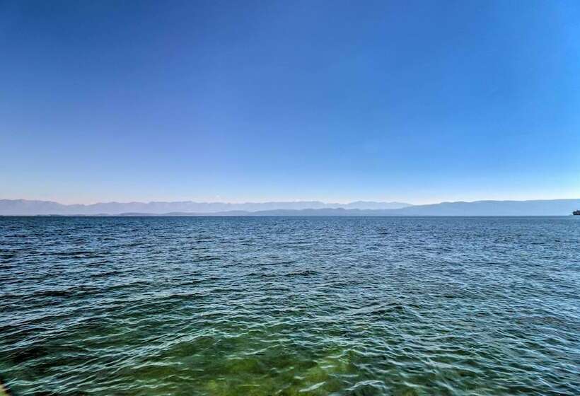 Lakeside Home W/ Beach ~ 14 Mi To Ski Area!