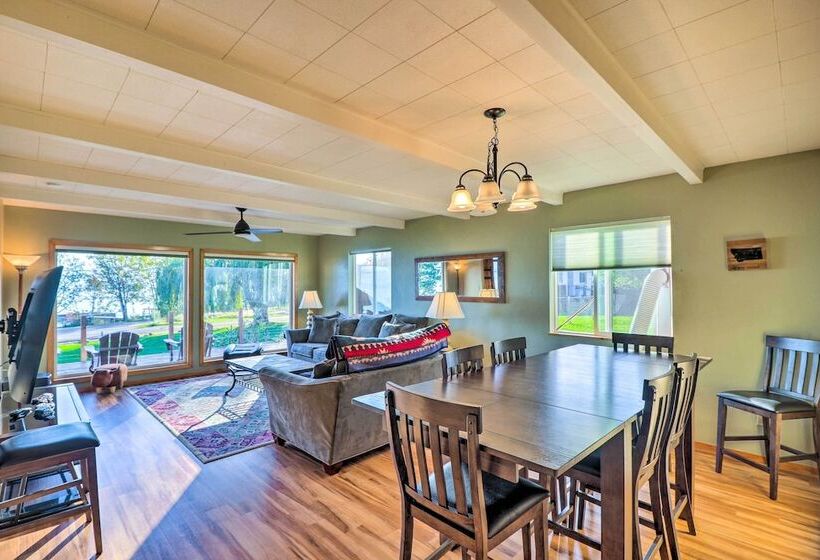 Lakeside Home W/ Beach ~ 14 Mi To Ski Area!