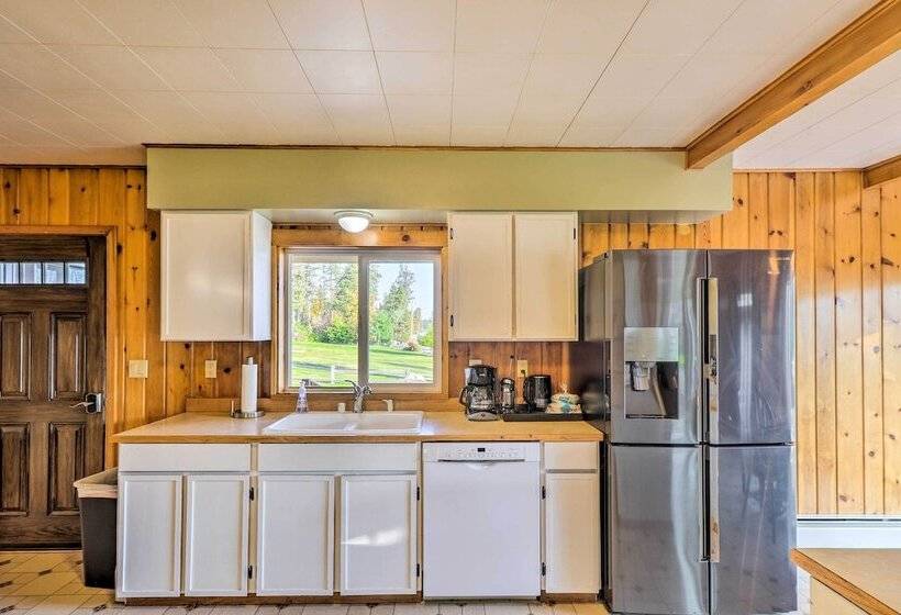 Lakeside Home W/ Beach ~ 14 Mi To Ski Area!