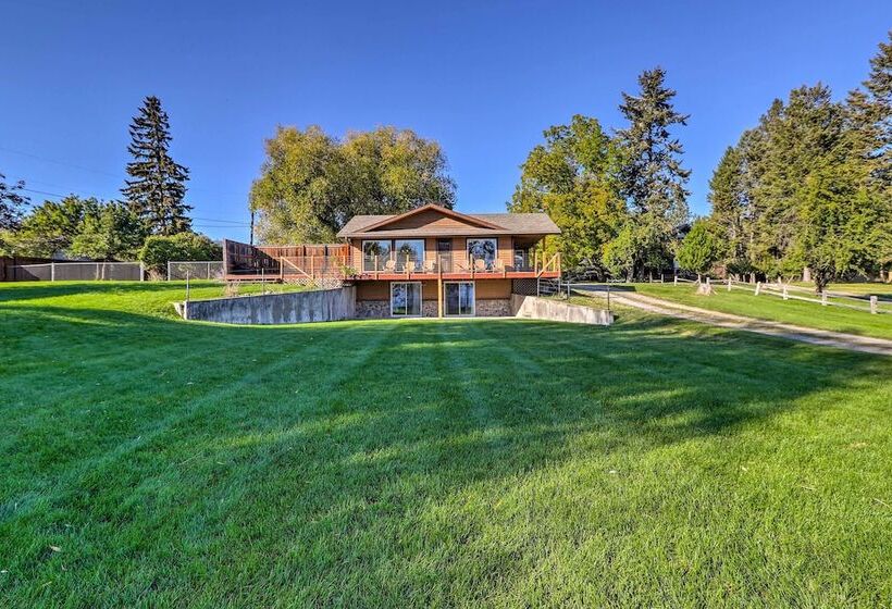 Lakeside Home W/ Beach ~ 14 Mi To Ski Area!