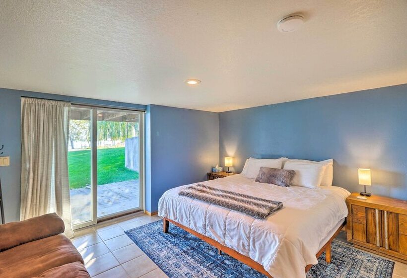 Lakeside Home W/ Beach ~ 14 Mi To Ski Area!