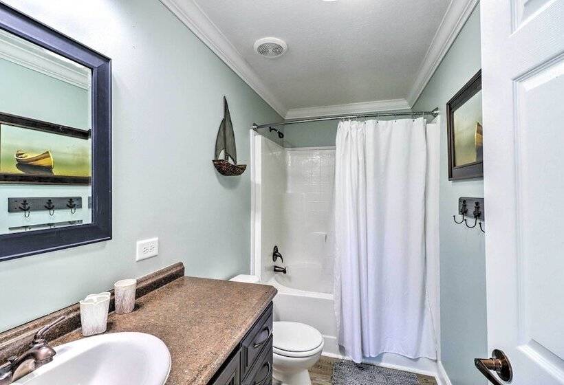 Lakeview Edgemont Escape W/ Fire Pit + Grill!