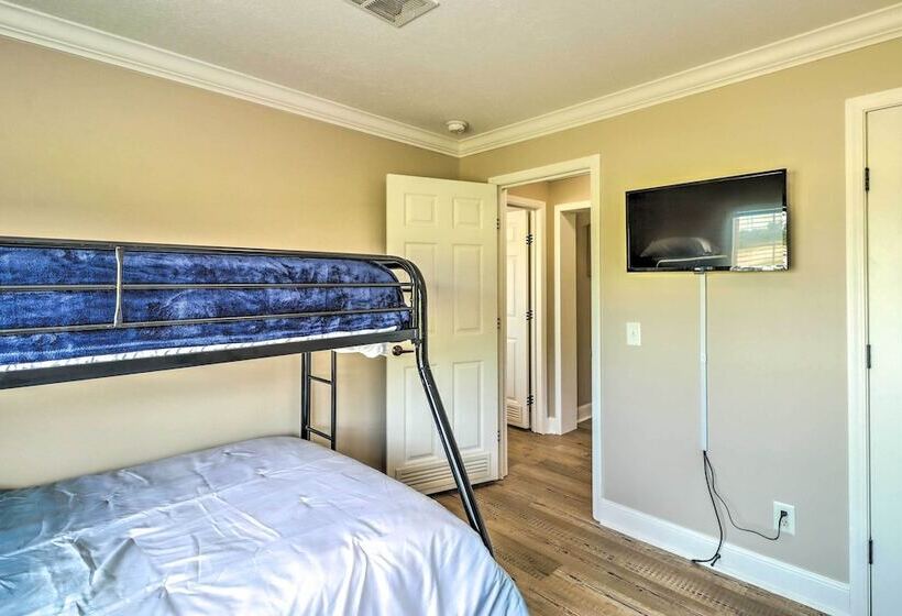 Lakeview Edgemont Escape W/ Fire Pit + Grill!