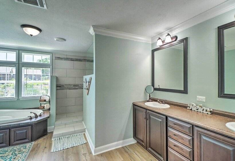 Lakeview Edgemont Escape W/ Fire Pit + Grill!