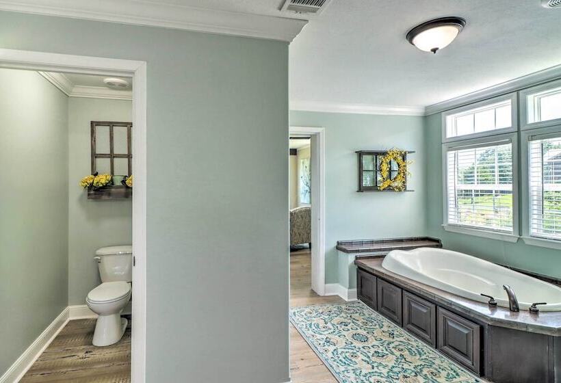 Lakeview Edgemont Escape W/ Fire Pit + Grill!