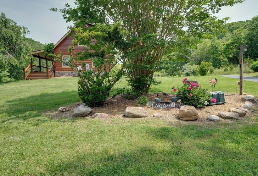 Lakewood Lodge Escape W/ Fire Pit