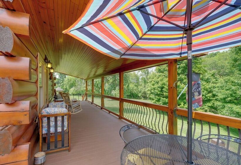 Lakewood Lodge Escape W/ Fire Pit