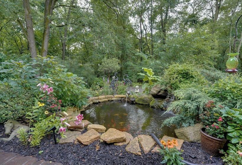 Large Family Home W/ Patios, Gas Grill + Fire Pit!