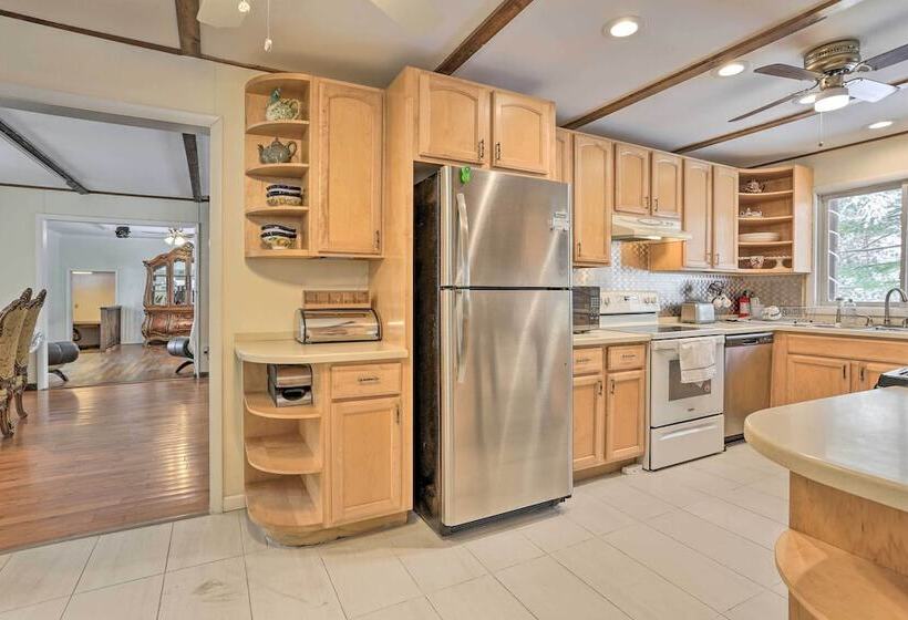Large Greeley House W/ 2 Game Rooms + Yard!