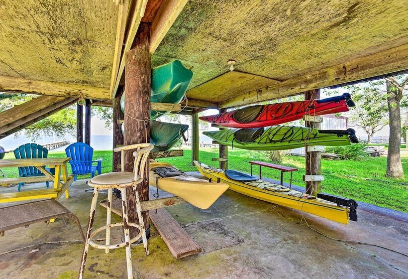Las Brisas  Palacios Home   Fishing Pier & Kayaks