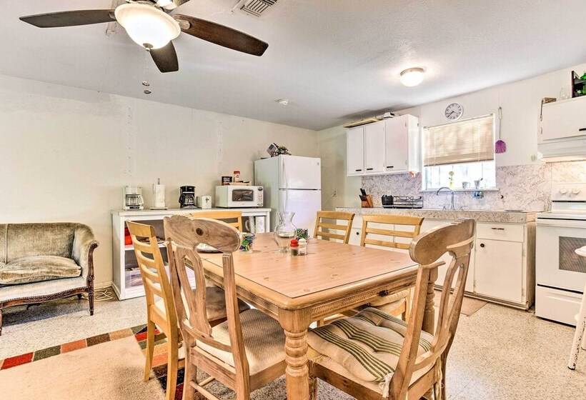 Las Brisas  Palacios Home   Fishing Pier & Kayaks