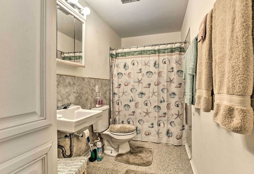 Las Brisas  Palacios Home   Fishing Pier & Kayaks