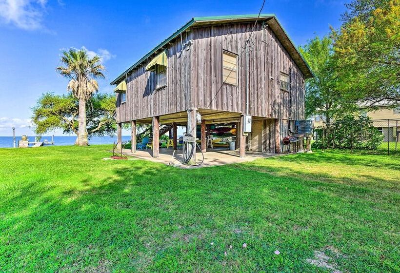 Las Brisas  Palacios Home   Fishing Pier & Kayaks