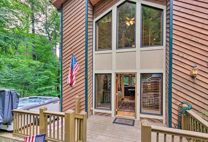 Lavish Beech Mountain Ski Cabin W/ Hot Tub!