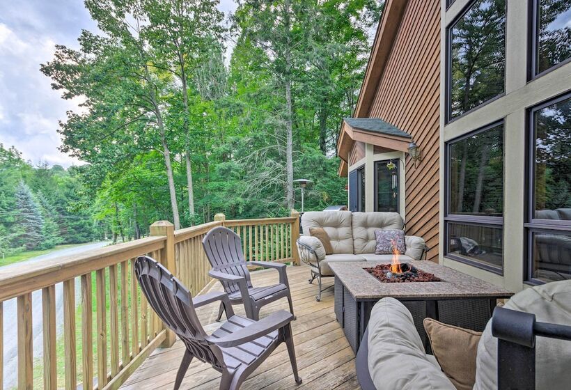 Lavish Beech Mountain Ski Cabin W/ Hot Tub!