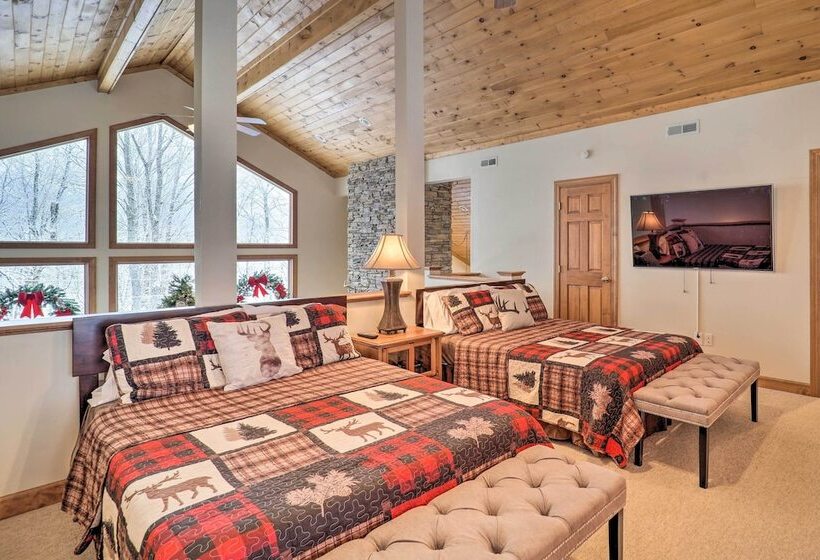 Lavish Beech Mountain Ski Cabin W/ Hot Tub!