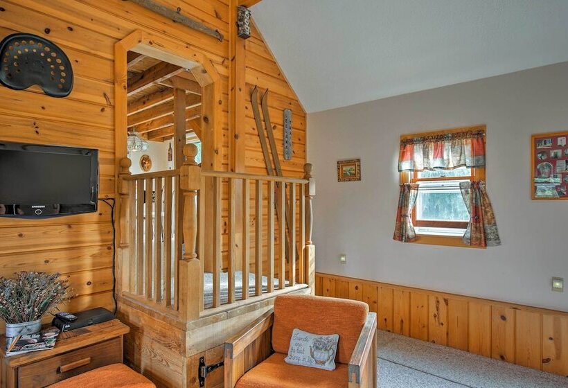 Leelanau Country Cottage ~ 4 Mi To Suttons Bay!