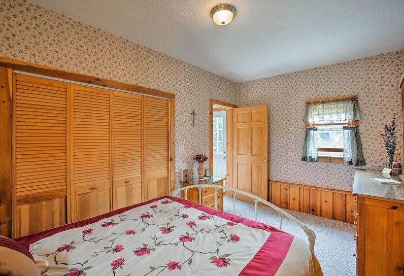 Leelanau Country Cottage ~ 4 Mi To Suttons Bay!