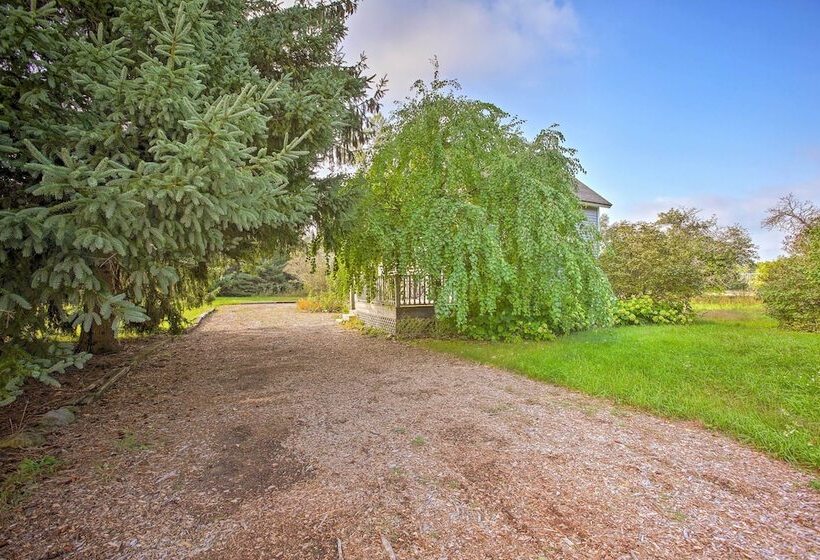 Leelanau Country Cottage ~ 4 Mi To Suttons Bay!