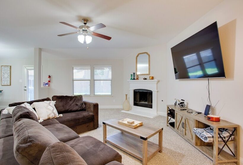 3 Mi To Union Park: Little Elm Escape W/ Patio