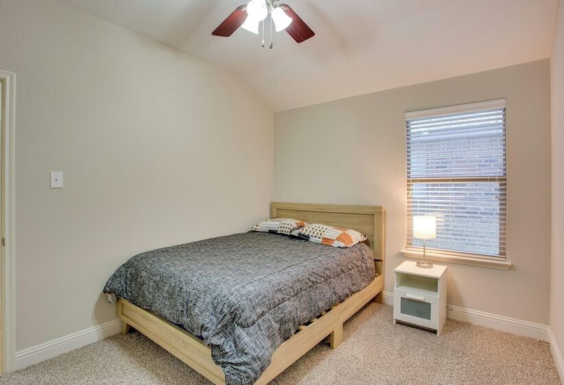 3 Mi To Union Park: Little Elm Escape W/ Patio