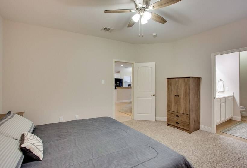 3 Mi To Union Park: Little Elm Escape W/ Patio