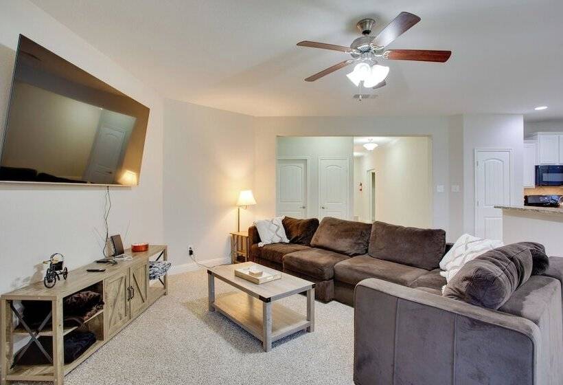 3 Mi To Union Park: Little Elm Escape W/ Patio