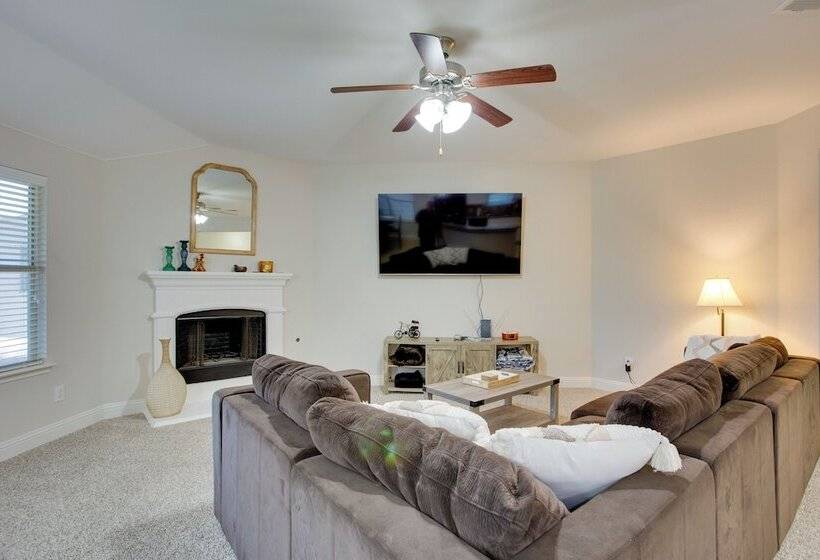 3 Mi To Union Park: Little Elm Escape W/ Patio