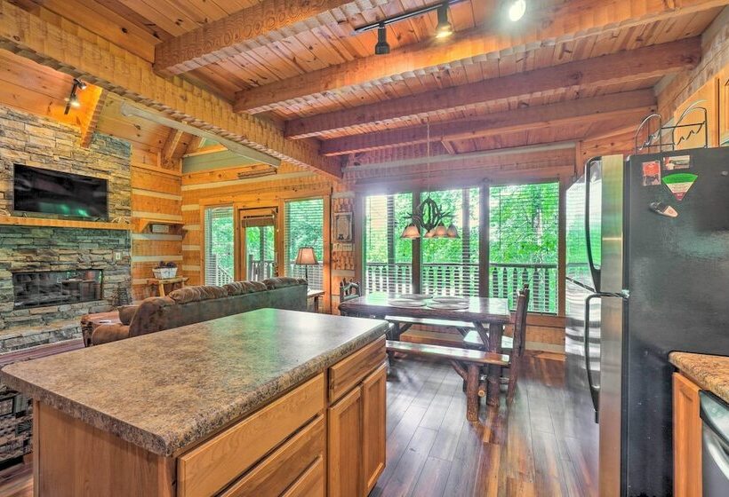 Cabin W/ Decks & Fireplace: 11 Mi To Pigeon Forge!