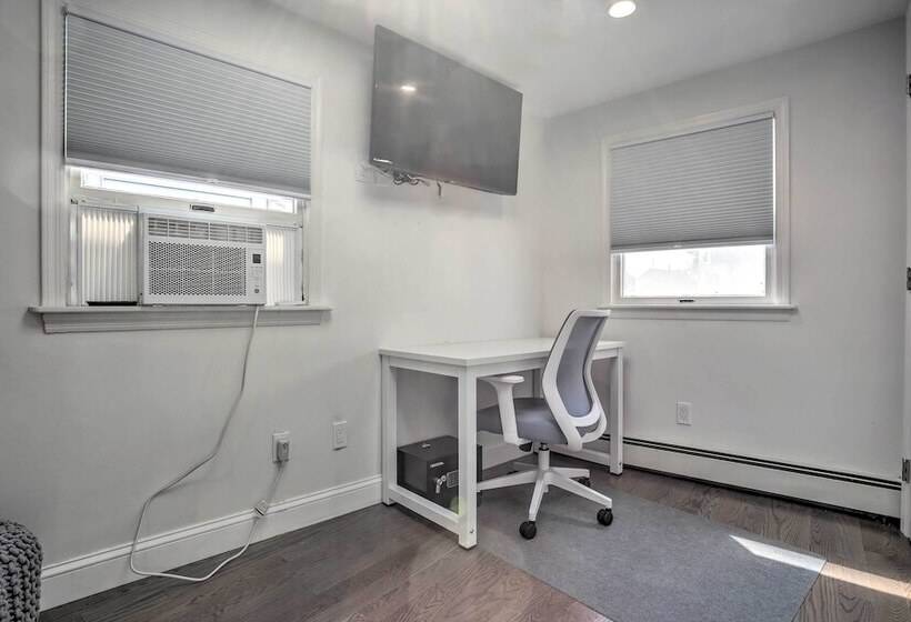 Long Island Home Near Beaches & Golf