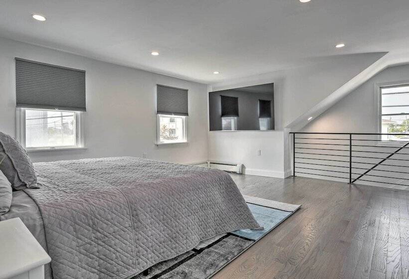 Long Island Home Near Beaches & Golf