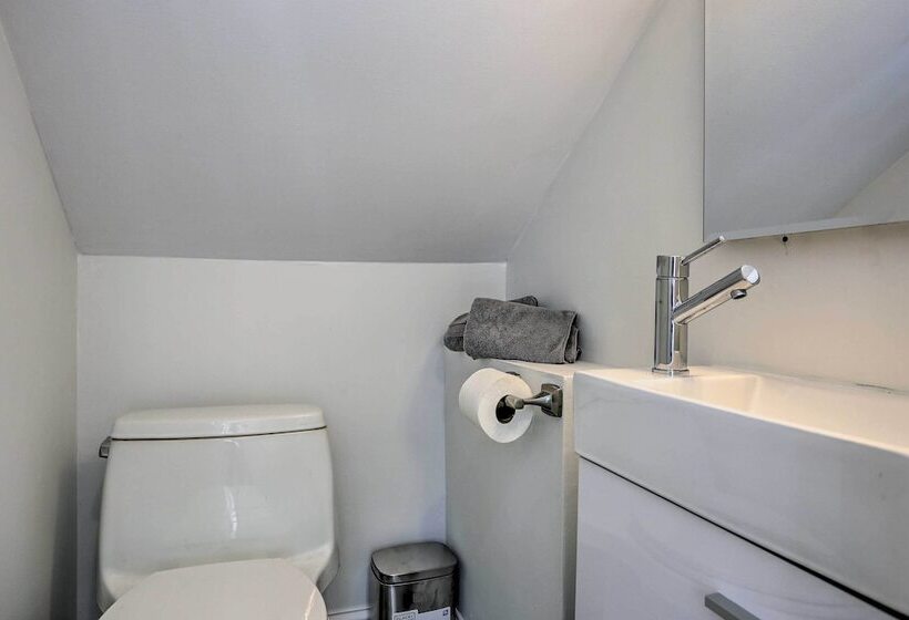 Long Island Home Near Beaches & Golf