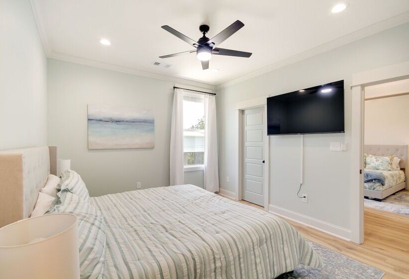 Lovely Bay St Louis Retreat W/ Dock & Canal Access