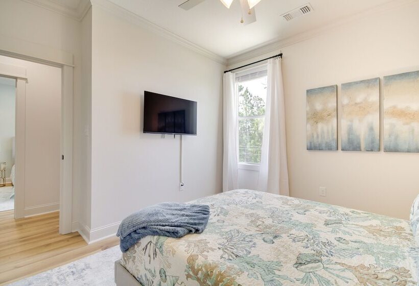 Lovely Bay St Louis Retreat W/ Dock & Canal Access