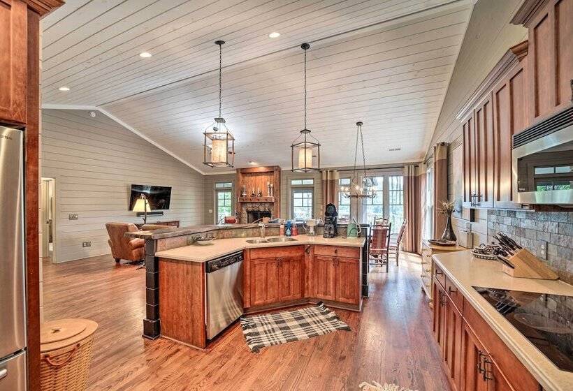 Cashiers Home W/ Outdoor Fireplace & Fire Pit!