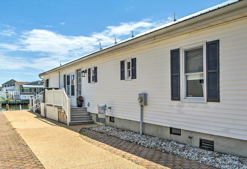 Lovely Fenwick Island Home W/ Fire Pit + Bay Views