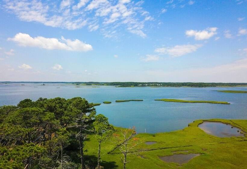 Lovely Fenwick Island Home W/ Fire Pit + Bay Views