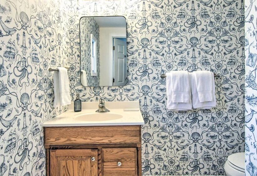 Lovely Fenwick Island Home W/ Fire Pit + Bay Views