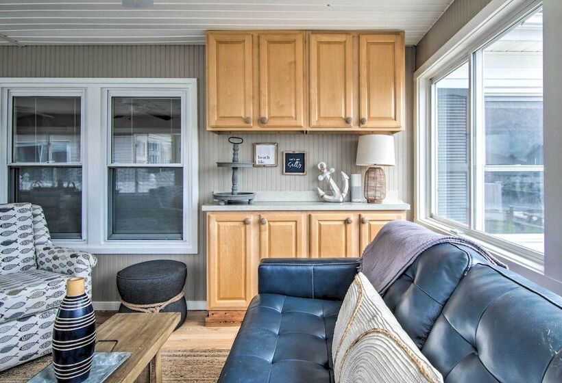 Lovely Fenwick Island Home W/ Fire Pit + Bay Views