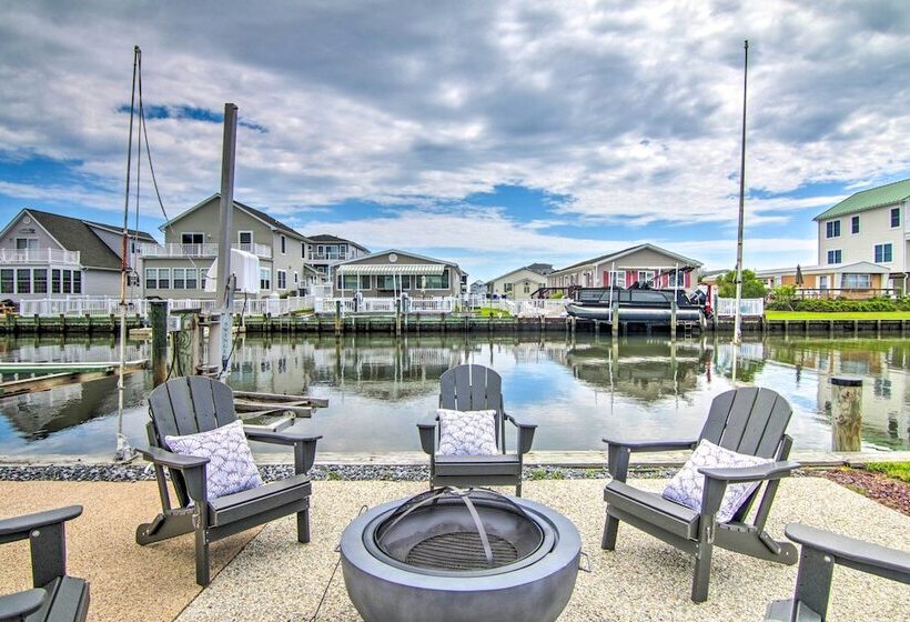 Lovely Fenwick Island Home W/ Fire Pit + Bay Views