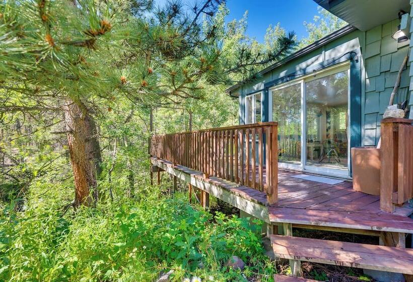 Stunning Golden Home W/ Deck ~ 35 Mi To Denver!