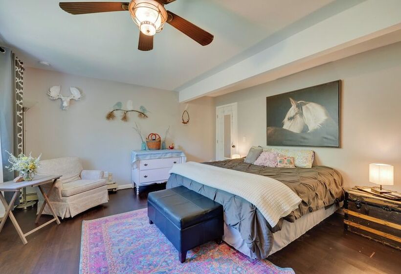 Stunning Golden Home W/ Deck ~ 35 Mi To Denver!