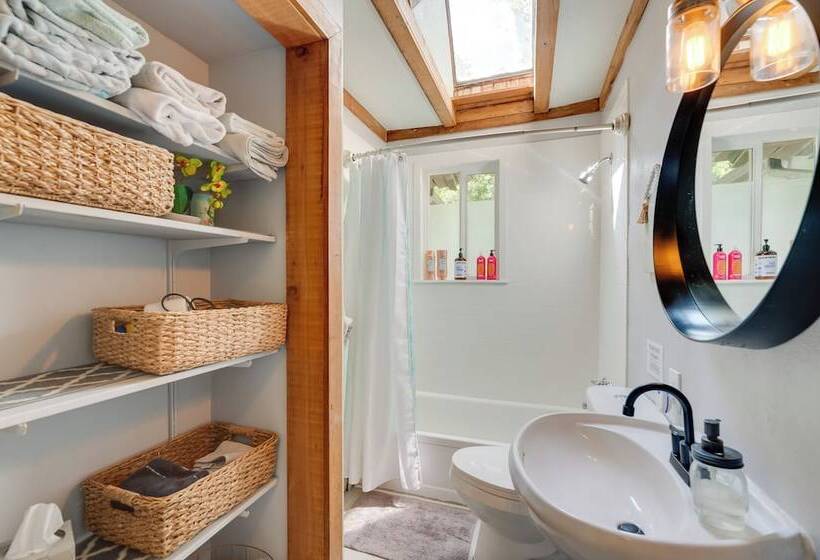 Stunning Golden Home W/ Deck ~ 35 Mi To Denver!