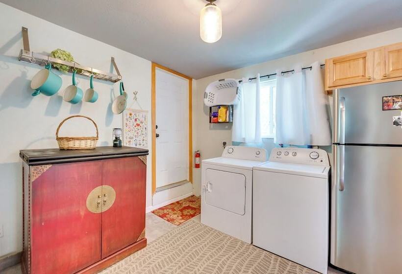 Stunning Golden Home W/ Deck ~ 35 Mi To Denver!