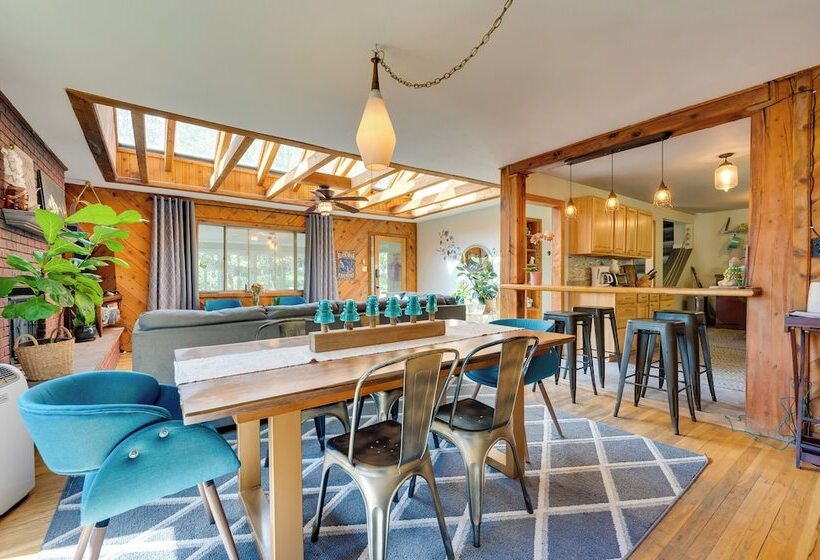 Stunning Golden Home W/ Deck ~ 35 Mi To Denver!