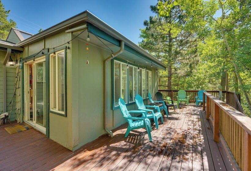 Stunning Golden Home W/ Deck ~ 35 Mi To Denver!