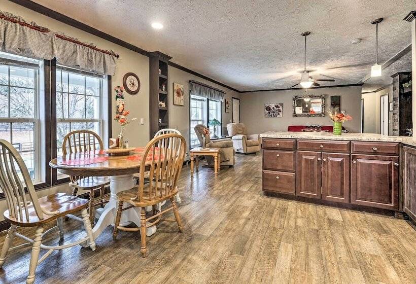 Lovely Sadieville Retreat W/ Deck & Grill!