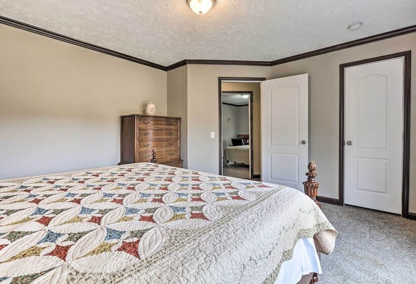 Lovely Sadieville Retreat W/ Deck & Grill!