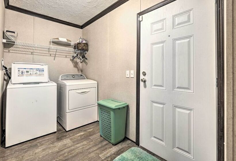 Lovely Sadieville Retreat W/ Deck & Grill!