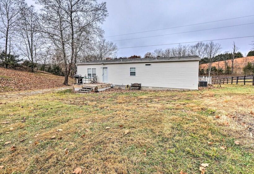 Lovely Sadieville Retreat W/ Deck & Grill!